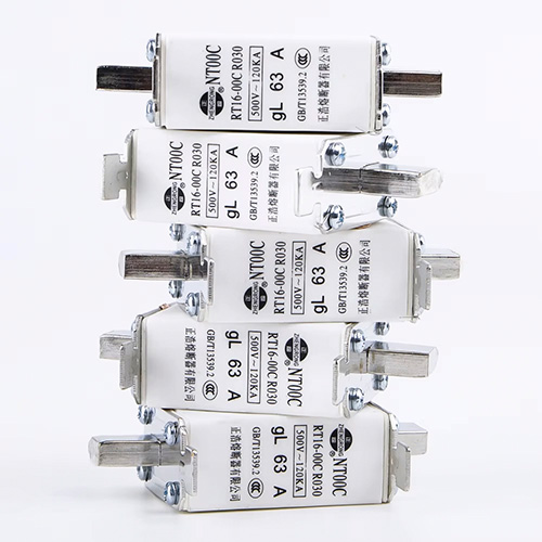 Niestandardowy hurtowy niskonapięciowy bezpiecznik AC NT00C Nóż Małe ostrze Wysoka zdolność wyłączania Miedź 100A CE